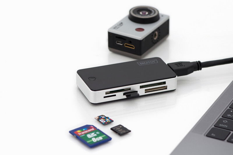 Картрідер Digitus 6-в-1 Black (DA-70330-1)