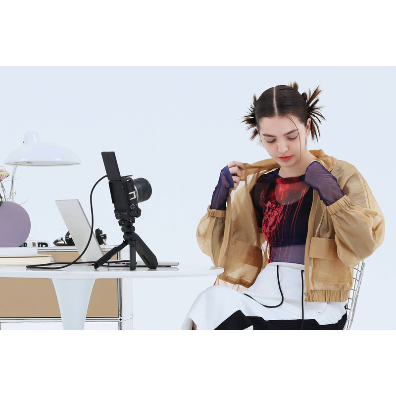 Цифрова фотокамера Canon EOS R50 V Body (6895C024)