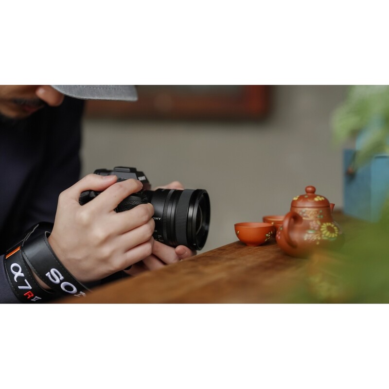 Об`єктив Sony 16mm F1.8 G NEX FF (SEL16F18GB.SYX)