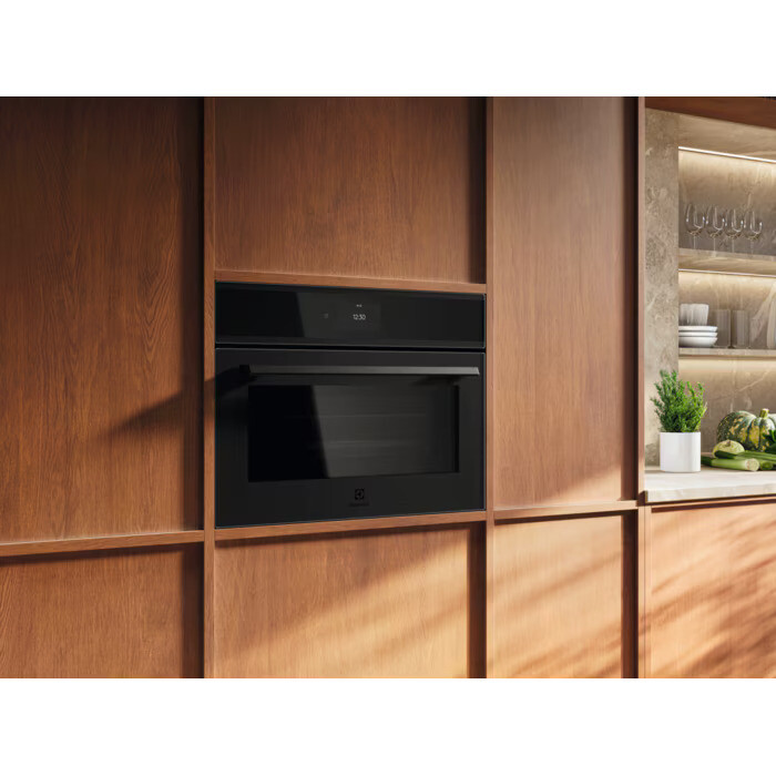 Встраиваемая микроволновая печь Electrolux EVM9E2XT