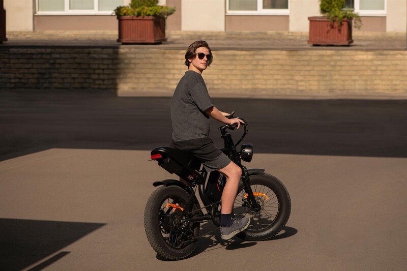 Электровелосипед 2E EB11 Black-Red