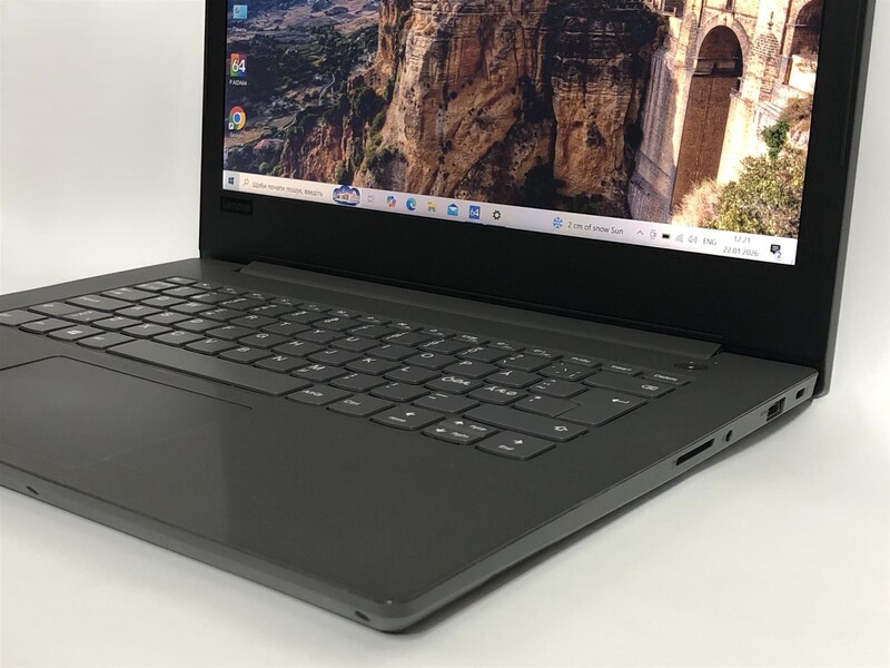 Ноутбук Lenovo V130-14IKB / 14" FullHD / i3-6006U / 8GB / 128GB SSD / Win10 - Б/у