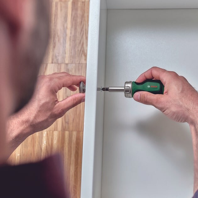 Викрутка Bosch з тріскачкою, 6 насадок PZ1,PZ2,PH2,SL4,TX25,HEX5, рукоятка TPR (1.600.A03.2UZ)