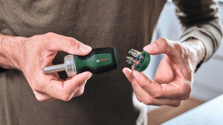 Викрутка Bosch з тріскачкою, 6 насадок PZ1,PZ2,PH2,SL4,TX25,HEX5, рукоятка TPR (1.600.A03.2UZ)