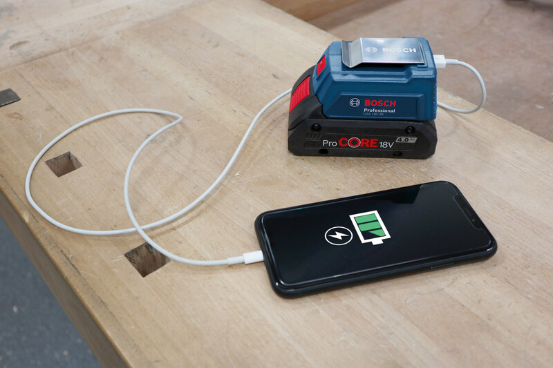 Адаптер USB для батареї Bosch Professional GAA 18V-48 2.4А (0.618.800.0L6)