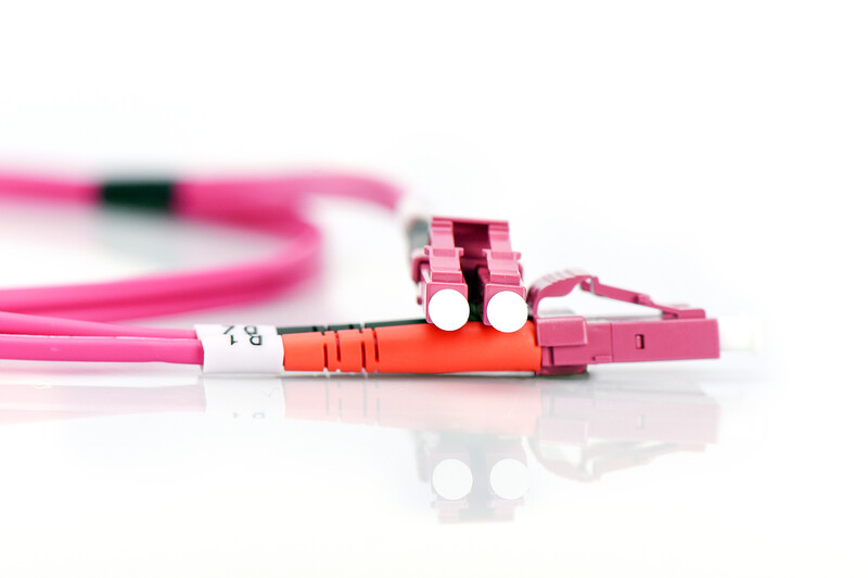 Оптический патч-корд Digitus LC/UPC-LC/UPC, 50/125, MM, OM4, duplex, 10м (DK-2533-10-4)