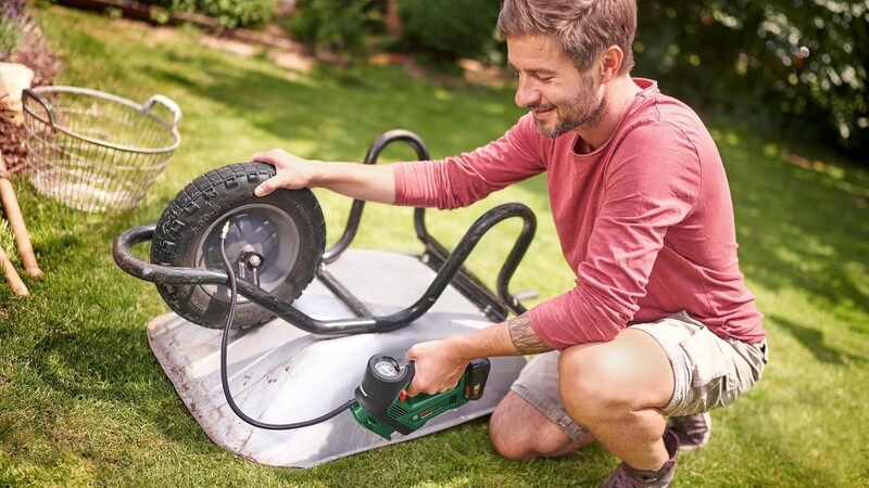 Автомобильный компрессор Bosch UniversalPump 18В (0.603.947.100) без АКБ и ЗУ