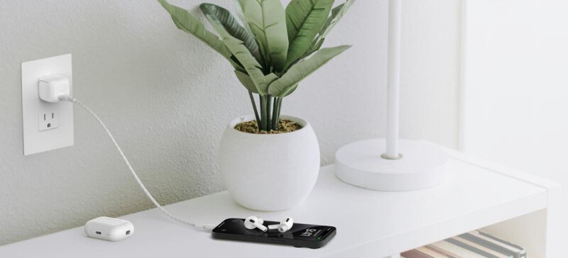 Сетевое зарядное устройство Belkin BoostCharge Compact USB-C Wall Charger 30W + USB-C 1м White (WCA008KQ1MWH-B6)