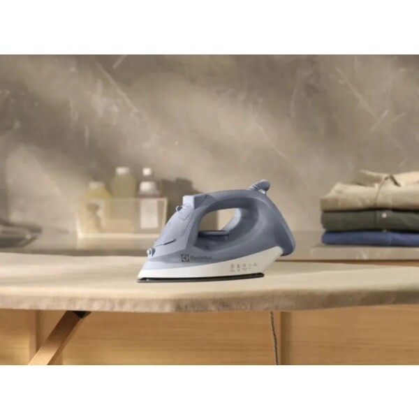 Утюг Electrolux E3SI1-2DB