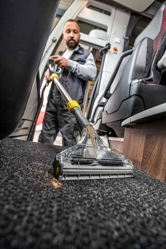 Пылесос Karcher Puzzi 8/1 Adv (1.100-241.0)