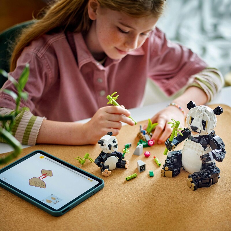 Конструктор LEGO Creator Дикі тварини: пандові (31165)