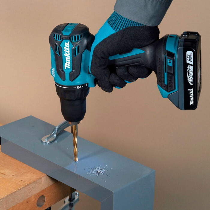 Дрель-шуруповерт Makita LXT Basic DDF490WV