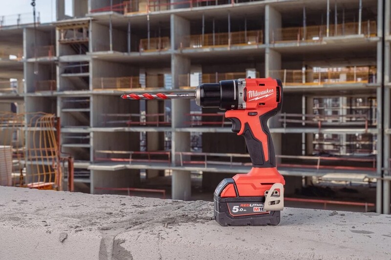 Дрель-шуруповерт Milwaukee M18 BLPDRC-202C (4933492822)
