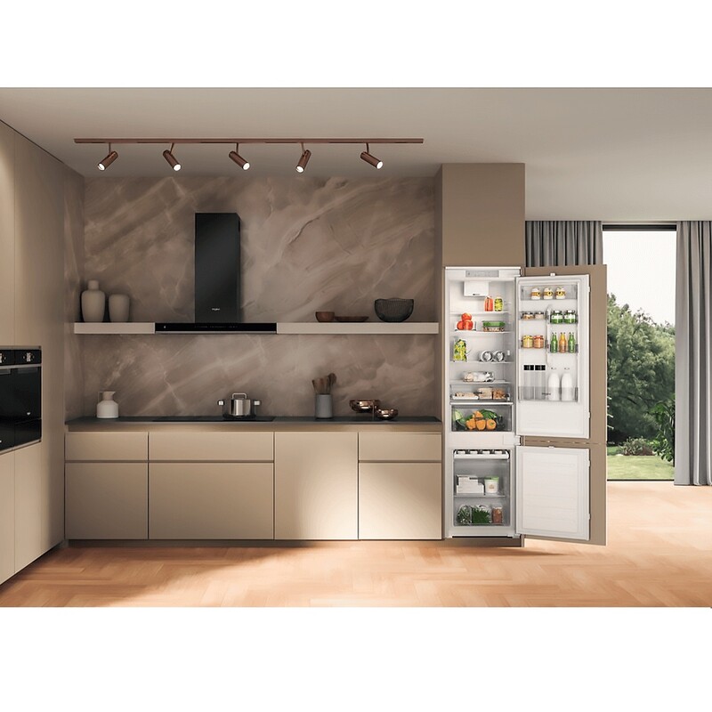 Вбудований холодильник Whirlpool WHC20D023B1 SF