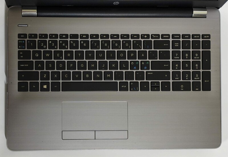 Ноутбук HP 250 G6 Silver / 15.6" FullHD / i5-7200U / 8GB / 256GB SSD / Win10Pro - Б/у