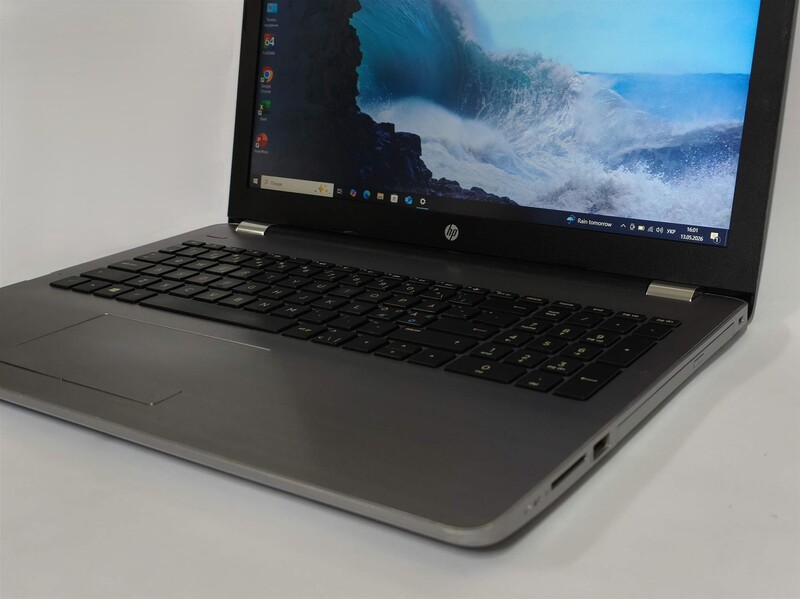 Ноутбук HP 250 G6 Silver / 15.6" FullHD / i5-7200U / 8GB / 256GB SSD / Win10Pro - Б/у