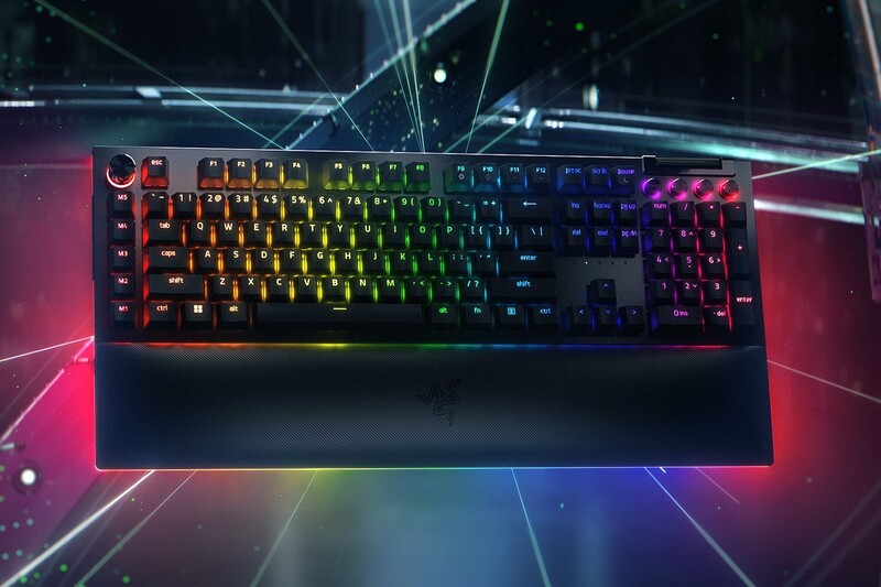 Клавиатура Razer BlackWidow V4 Pro Yellow Switch (RZ03-04681800-R3M1)