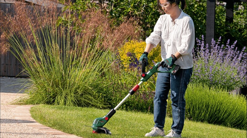 Тример Bosch UniversalGrassCut 18V-26-500 (0.600.8C1.F00)