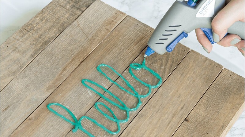 Клеевой пистолет Dremel GlueGun 930 (F.013.093.0JA)