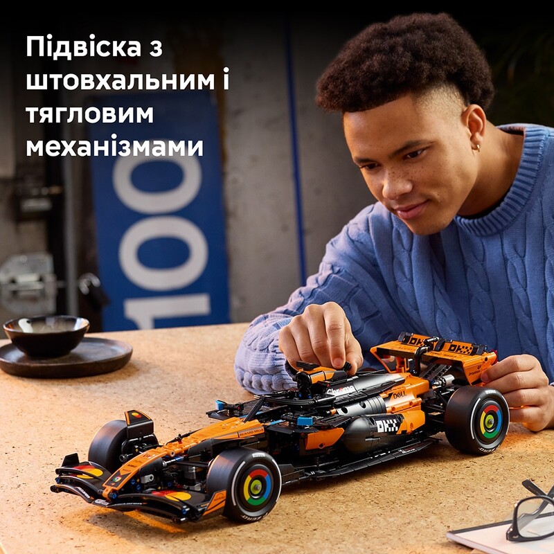 Конструктор LEGO Technic Автомобиль McLaren MCL39 F1 (42228)