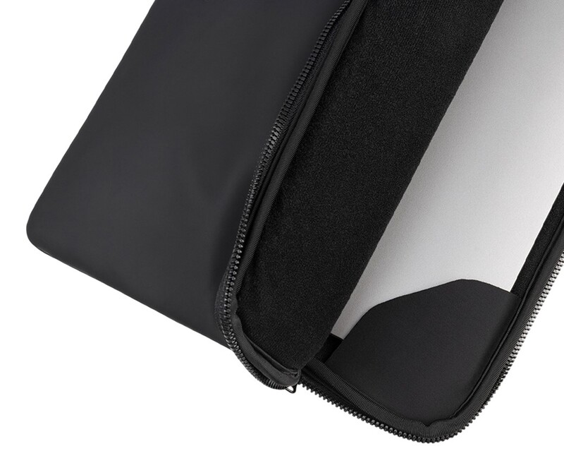 Чехол для ноутбука Tucano Gommo MB Pro 16" Black (BFGOM1516-BK)