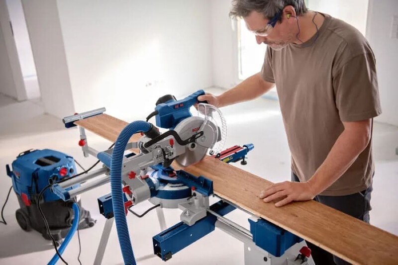Пила Bosch Professional GCM 305-216 D (0.601.B49.000)