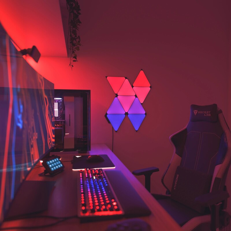 Додаткові панелі Nanoleaf Shapes Ultra Black Mini Triangles Expansion Pack, Apple Homekit, 10 шт. (NL48-1101TW-10PK)