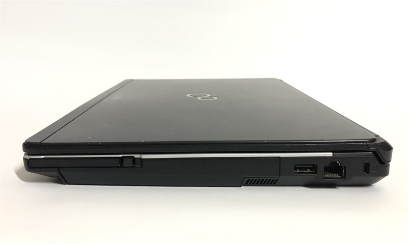 Ноутбук Fujitsu LifeBook S761 / 13.3" (1366х768) / i5-2520M / 8GB / 250GB HDD / Win10Pro - Б/в