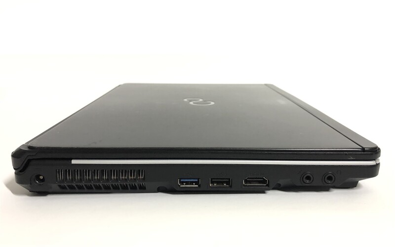 Ноутбук Fujitsu LifeBook S761 / 13.3" (1366х768) / i5-2520M / 8GB / 250GB HDD / Win10Pro - Б/в