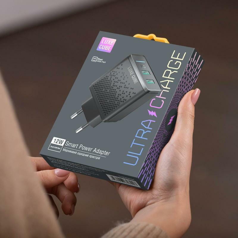 Зарядное устройство Luxe Cube 2USB 2.4А Smart Black (8889998898996)