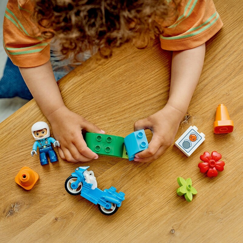 Конструктор LEGO Duplo Town Синий полицейский мотоцикл (10471)
