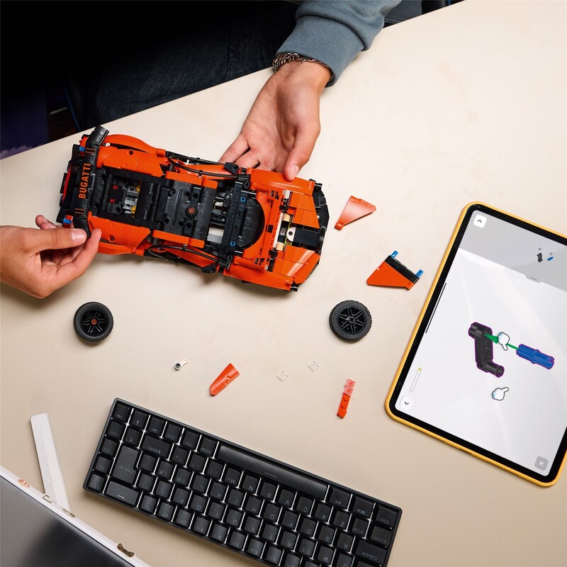 Конструктор LEGO Technic Гиперкар Bugatti Chiron Pur Sport (42222)