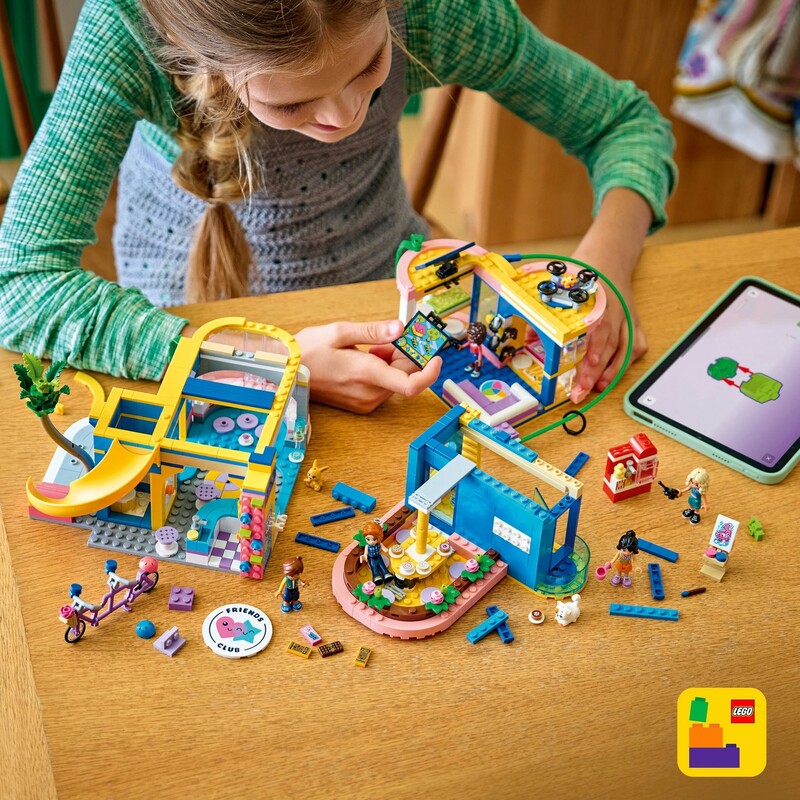 Конструктор LEGO Friends Клубный дом друзей HLC (42689)