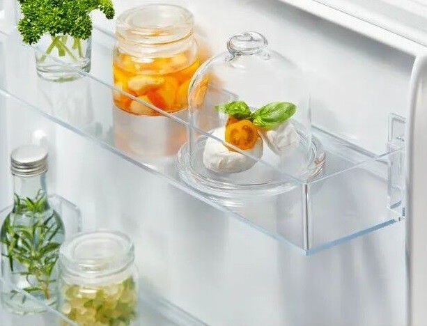 Вбудований холодильник Electrolux LNA7NE18S