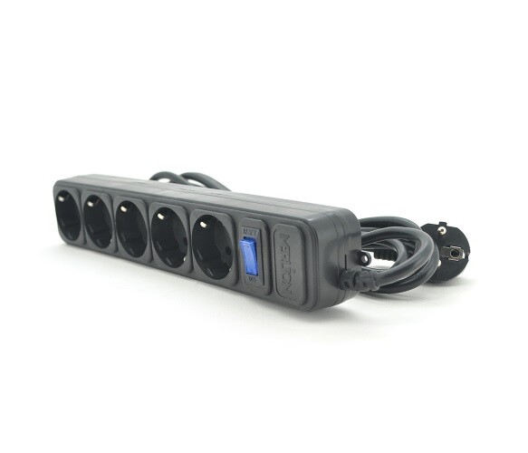 Фильтр питания Merlion B530/07732 5 розеток 3м черный