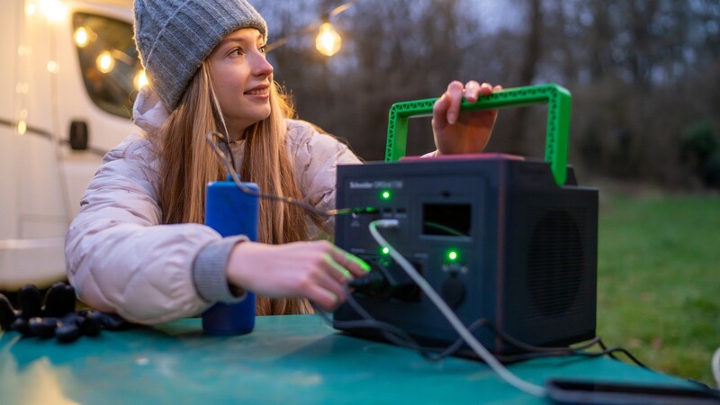 Зарядна станція Schneider Electric 500 517Wh (PPS500-GR)