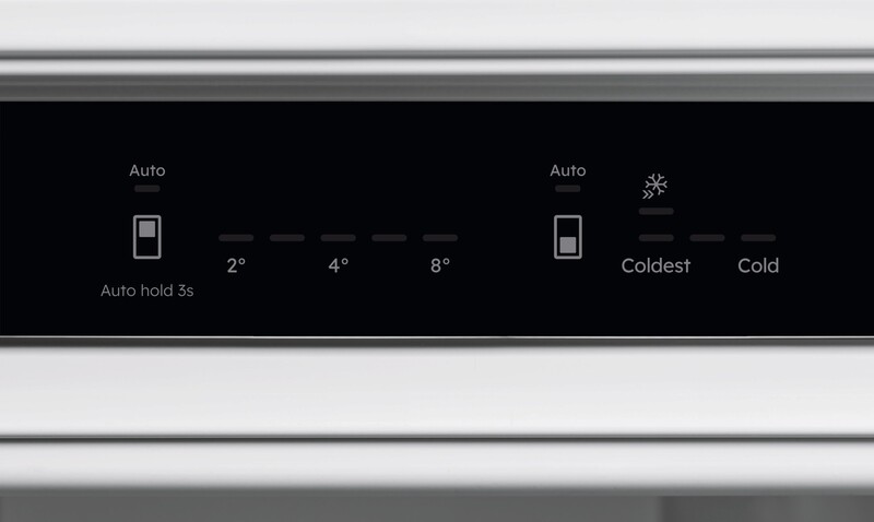 Вбудований холодильник Electrolux ENA7CE19S