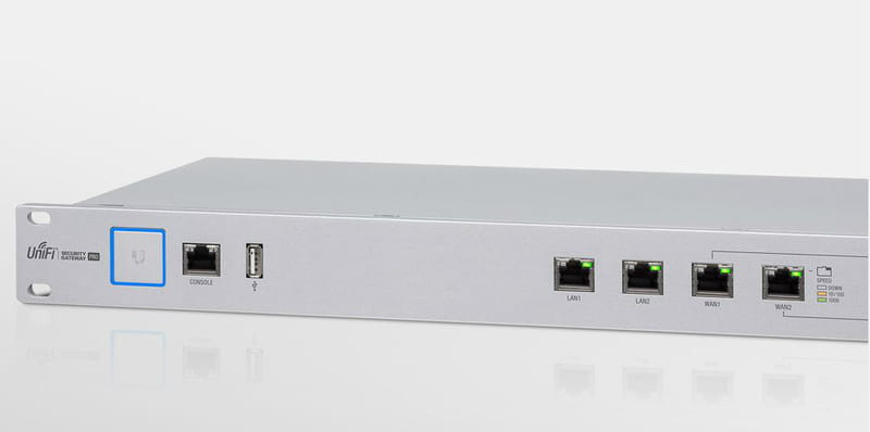 Шлюз Ubiquiti UniFi Security Gateway USG-PRO-4