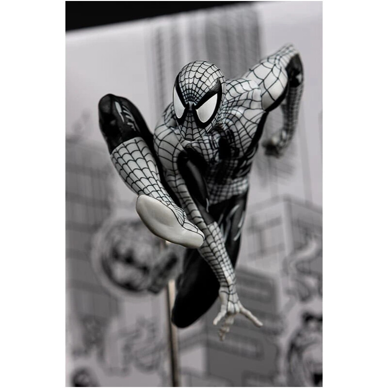 Колекційна фігурка McFarlane Marvel Spider-Man #6 Line Art Gold Label (14829)