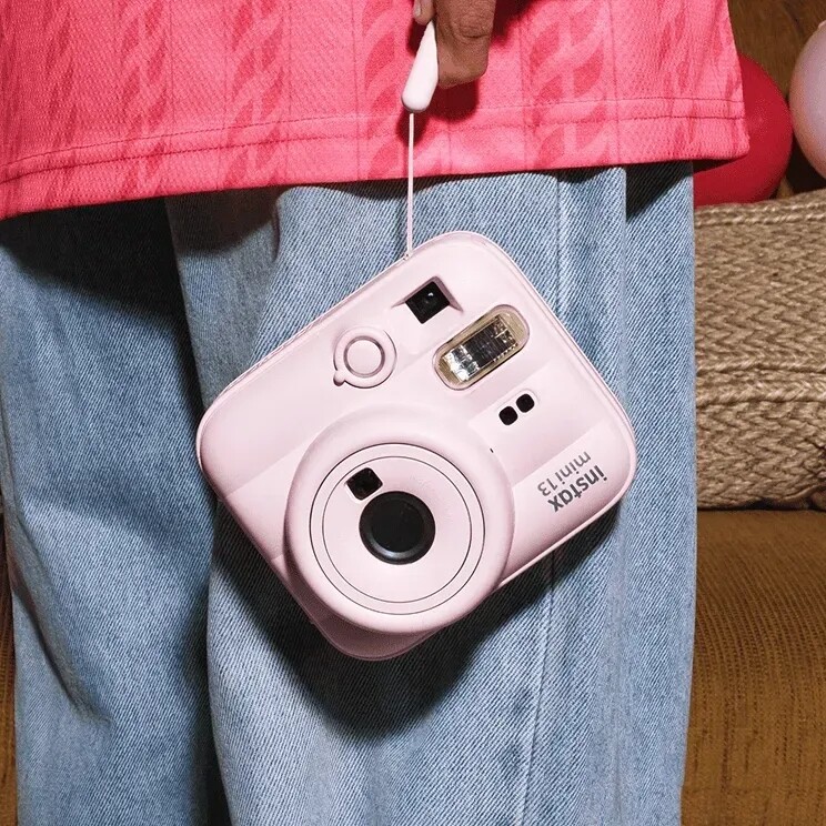 Фотокамера миттєвого друку Fujifilm Instax Mini 13 Candy Pink (16963216)