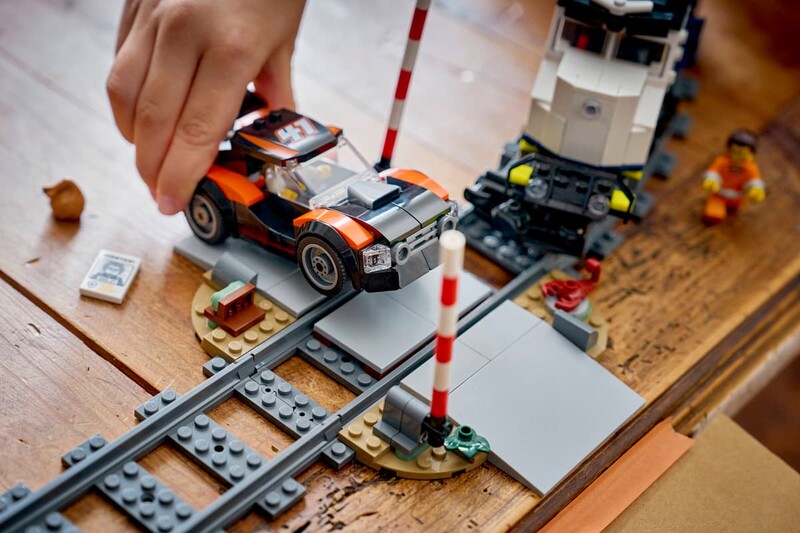Конструктор LEGO City Ограбление полицейского поезда (60508)