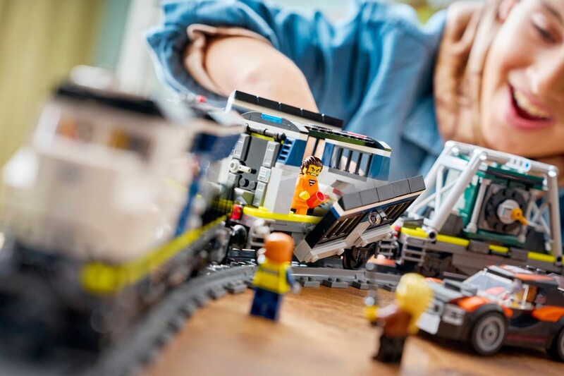 Конструктор LEGO City Ограбление полицейского поезда (60508)
