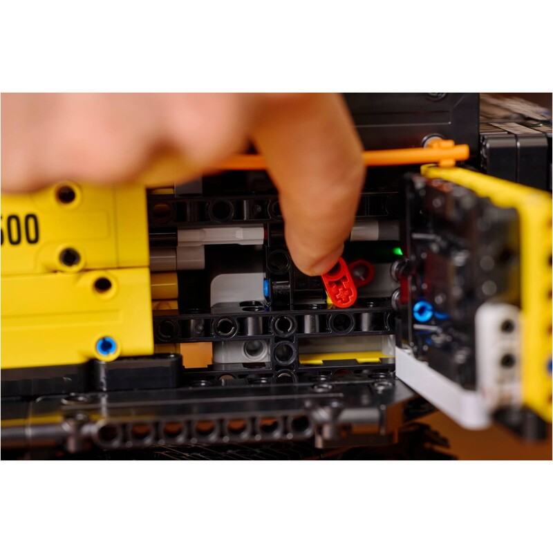 Конструктор LEGO Technic Экскаватор Volvo EC500 Hybrid (42215)