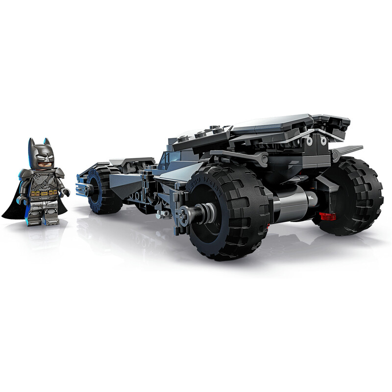Конструктор LEGO Super Heroes Бэтмобиль из фильма «Бэтмен против Супермена» (76331)