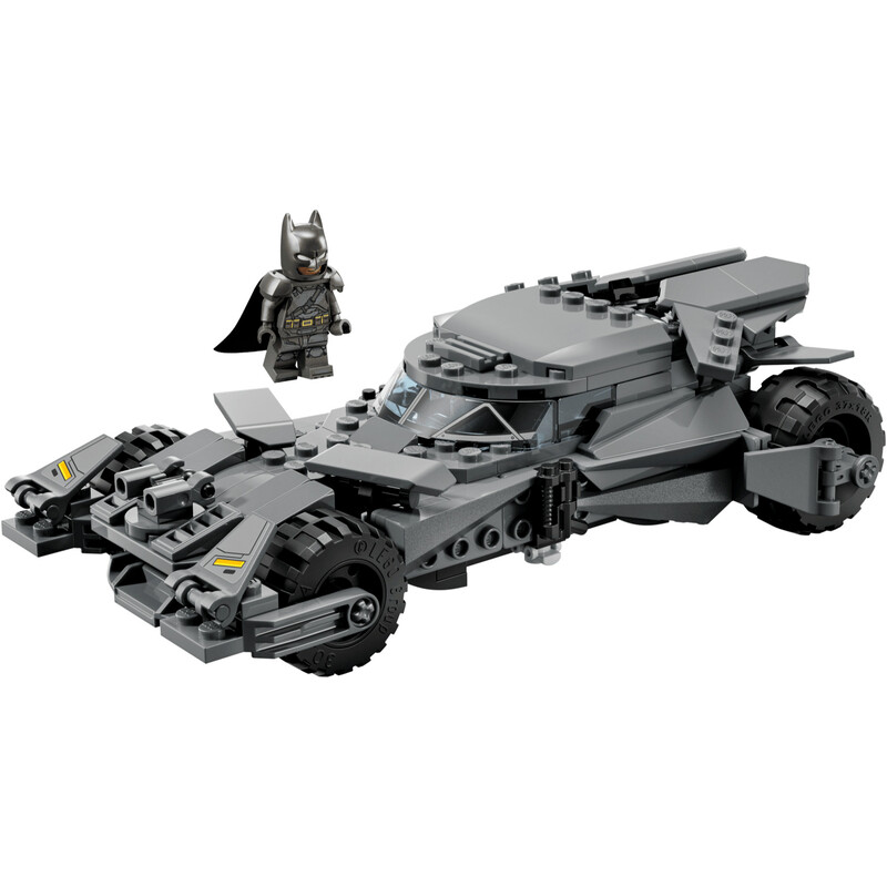 Конструктор LEGO Super Heroes Бэтмобиль из фильма «Бэтмен против Супермена» (76331)