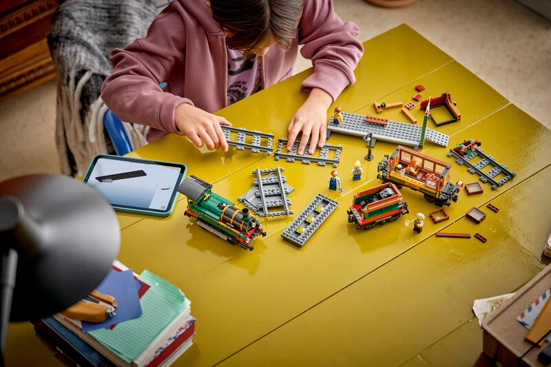 Конструктор LEGO City Старинный паровоз (60511)