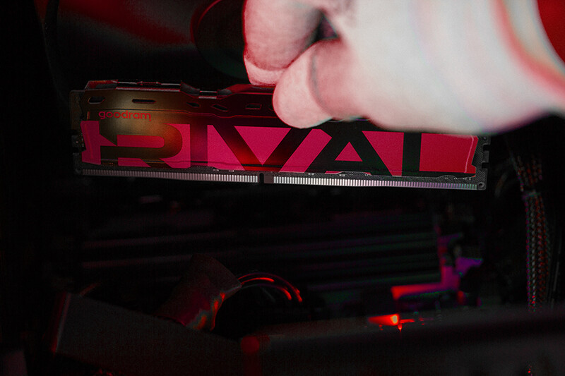 Модуль пам`ятi DDR4 2x16GB/3200 Goodram Rival Radiant Red (GGRRD4-32L16A/32GDC)