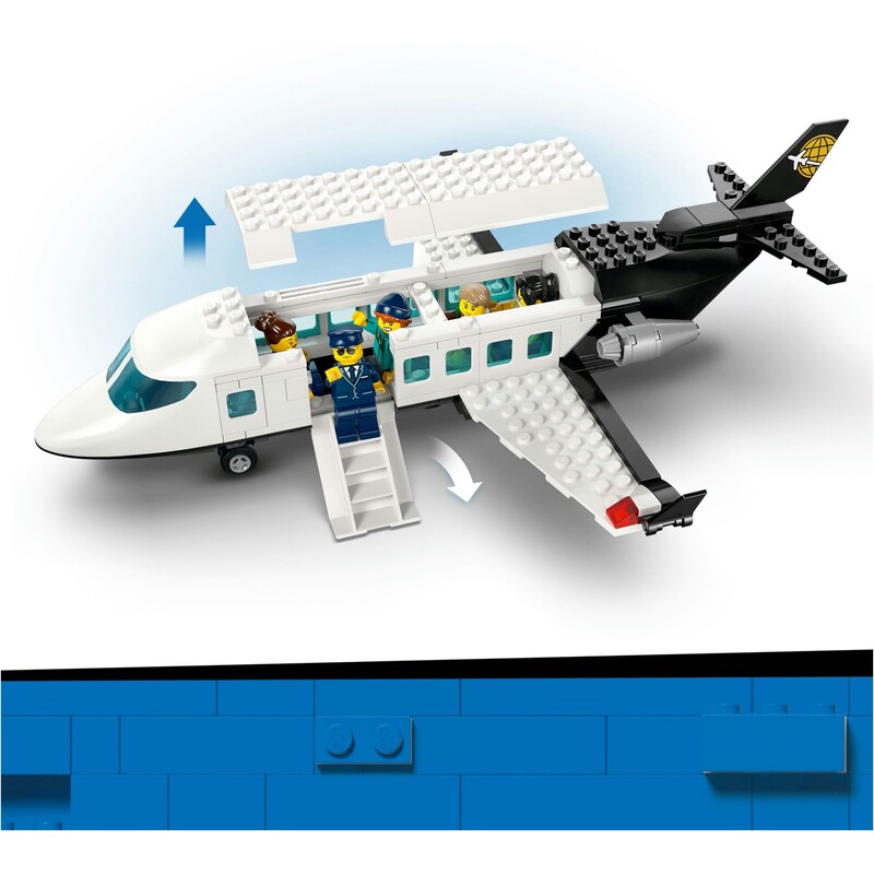 Конструктор LEGO City Аэропорт с самолетом (60502)