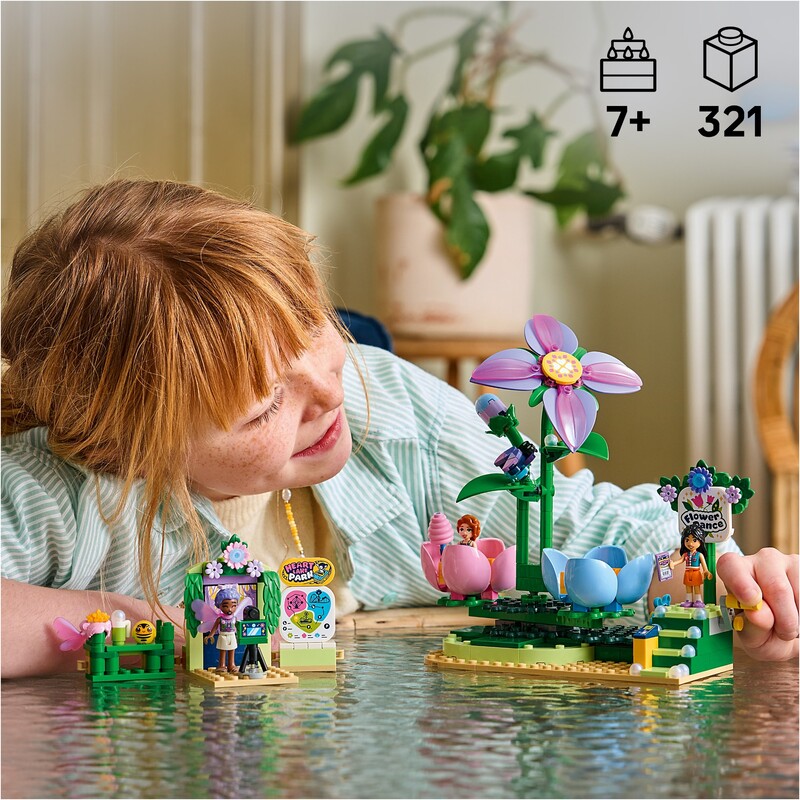 Конструктор LEGO Friends Карусель с цветами и чашками и сказочная фотобудка (42702)
