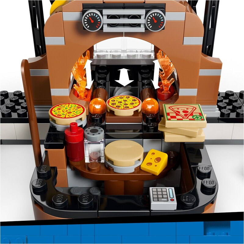 Конструктор LEGO City Доставка пиццы с разными транспортными средствами (60496)